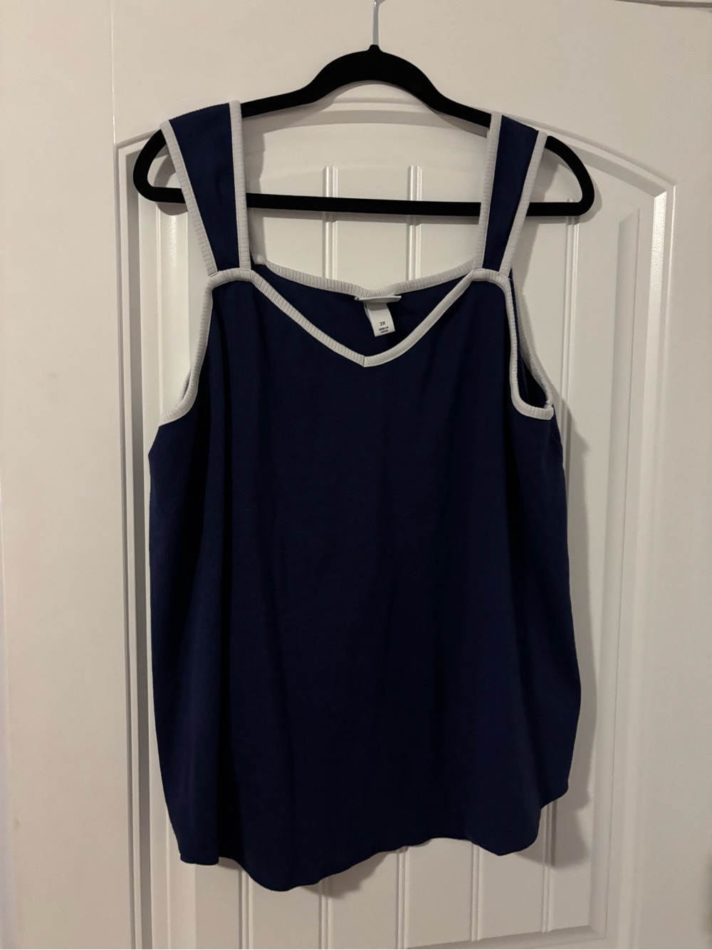 Ava & Viv Navy Tank with Light Trim